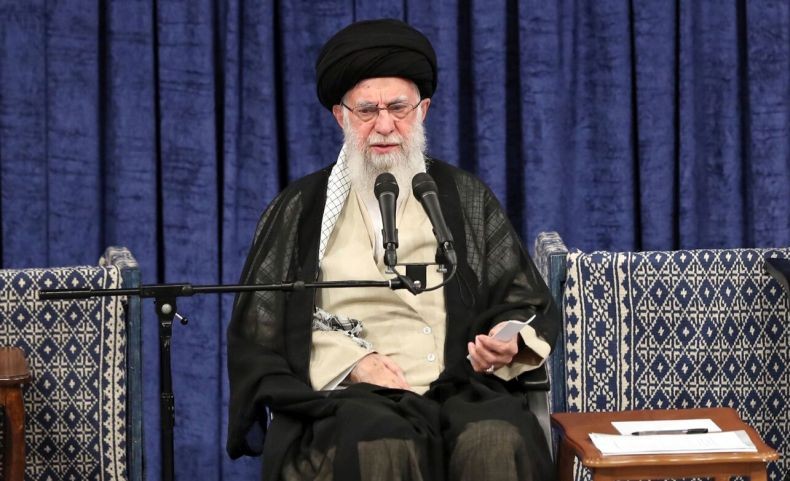 Pemimpin Tertinggi Iran Khamenei Dilaporkan Keluarkan Perintah Serang Israel