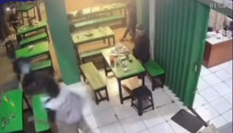 Anak Punk Ngamuk Tak Dikasih Uang di Bekasi, Pemuda Nongkrong Jadi Sasaran