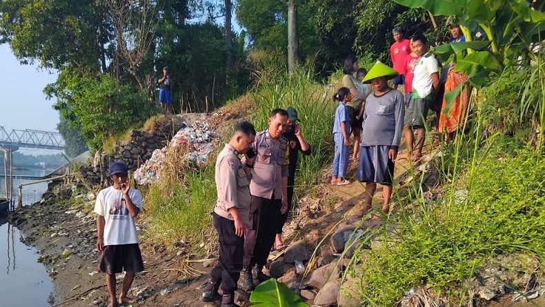 Viral Mayat Bayi dalam Plastik Kresek Ditemukan di Bantaran Sungai Cimanuk Indramayu