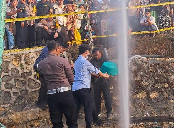 ESDM Jatim Masih Teliti Kandungan Air yang Menyembur 20 Meter di Sampang