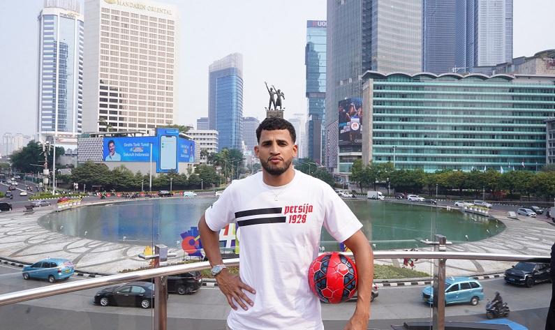 Resmi! Persija Rekrut Bek Brasil Pedro Dias