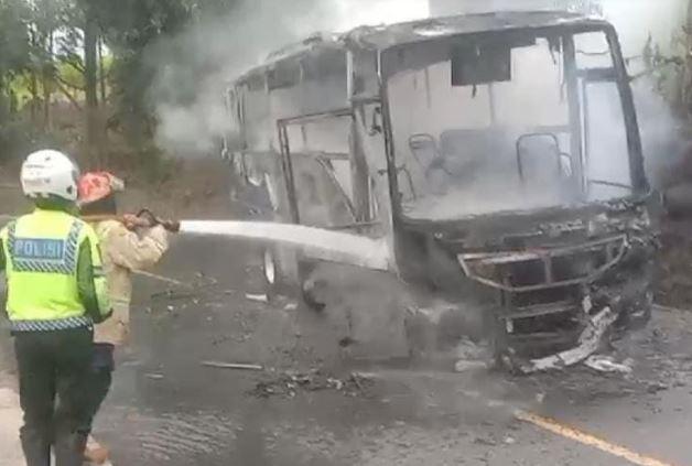 Kronologi Bus MGI Ludes Terbakar di Sukabumi, Api Muncul dari Bawah Mesin