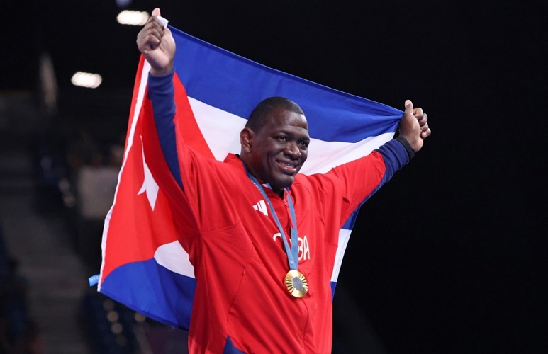 Raih 5 Emas di 5 Olimpiade Beruntun, Pegulat Kuba Mijain Lopez Lewati Rekor Carl Lewis dan Michael Phelps