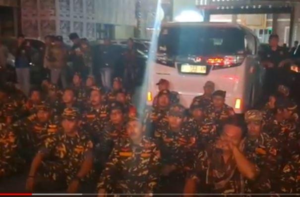 Pengeroyok Kiai NU-Banser Belum Tertangkap, Banser Ultimatum Polres Karawang