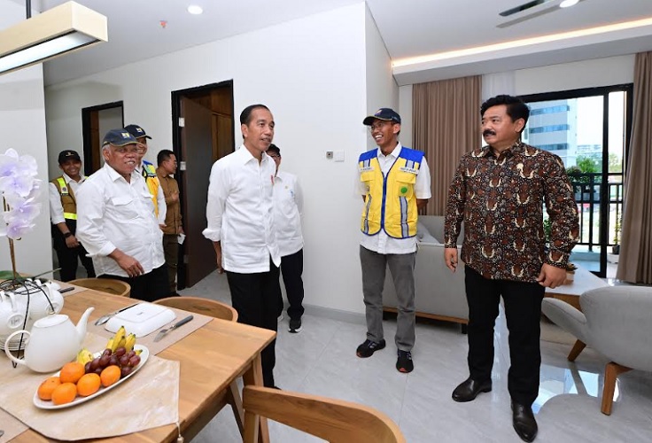 Didampingi Basuki, Jokowi Tinjau Tower Rusun ASN di IKN