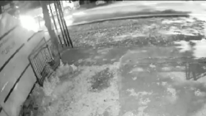 Terekam CCTV Adu Balap Motor di Jalan, Remaja di Ngawi Tewas Tabrak Truk