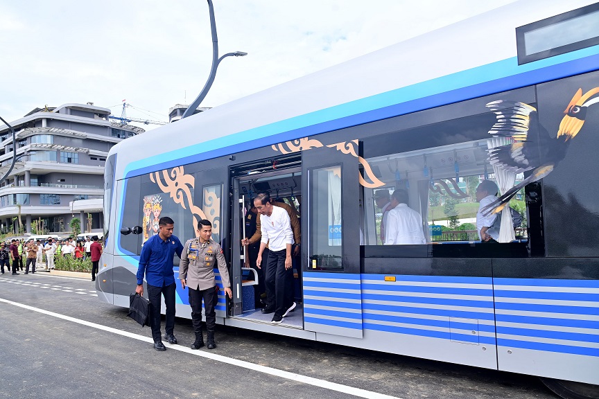 Jokowi Jajal Kereta Tanpa Awak di IKN, Sebut Biaya Pengadaan Lebih Murah dari MRT-LRT 
