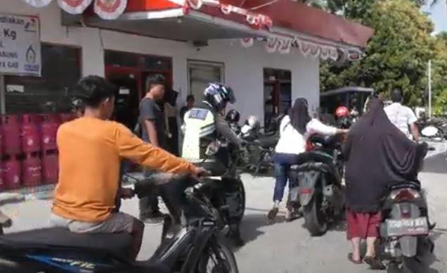 Puluhan Motor Mogok usai Isi BBM Diduga Campur Air di SPBU Patih Galung Prabumulih