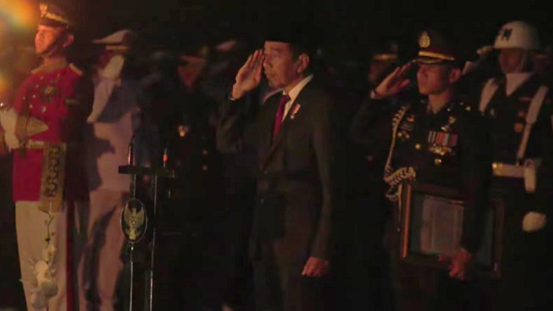 Jokowi Pimpin Apel Kehormatan dan Renungan Suci di IKN