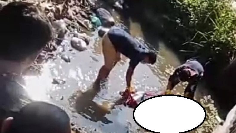 Pesawaran Geger, Mayat Terbungkus Selimut Ditemukan di Bawah Jembatan