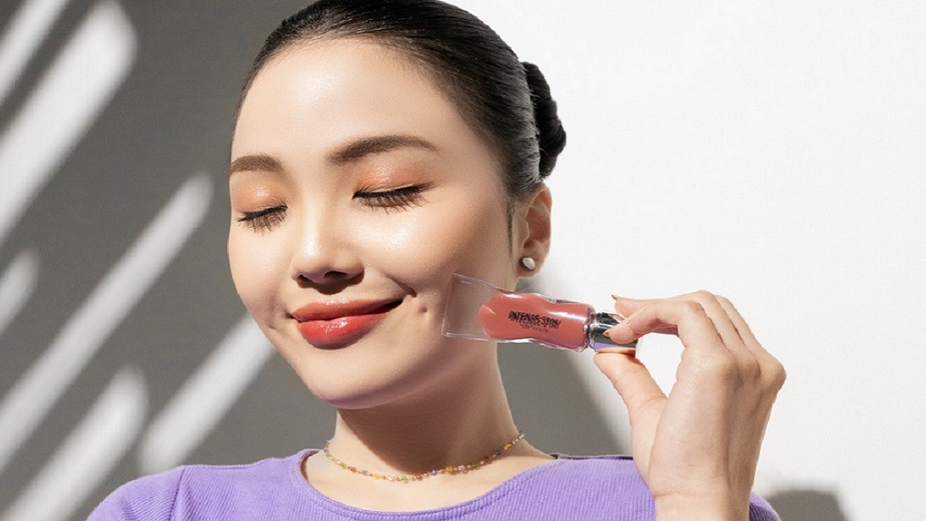 Tips Dapetin Soft Glam Makeup Buat Party