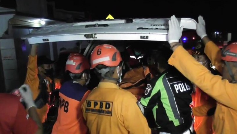 Identitas 2 Korban Tewas Kecelakaan Truk Tronton Tabrak 3 Kendaraan di Temanggung