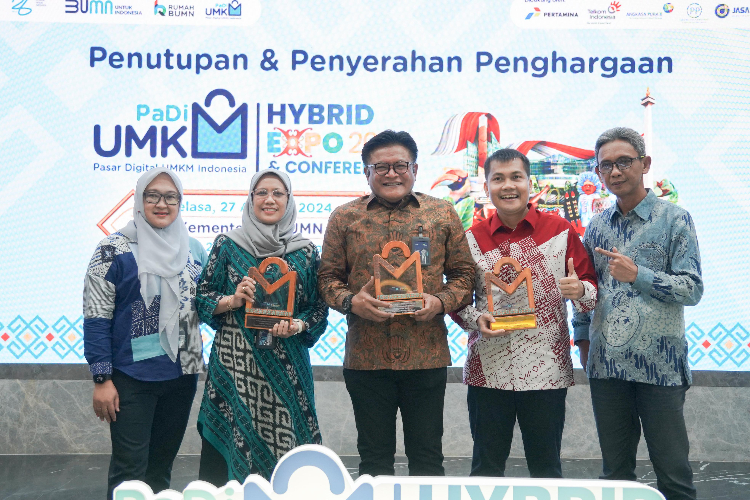 Dukung UMKM Naik Kelas, Pegadaian Borong Apresiasi di PaDi UMKM Expo