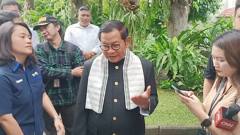 Pramono Anung Siap Daftar Pilgub, Pakai Beskap Betawi ke KPU