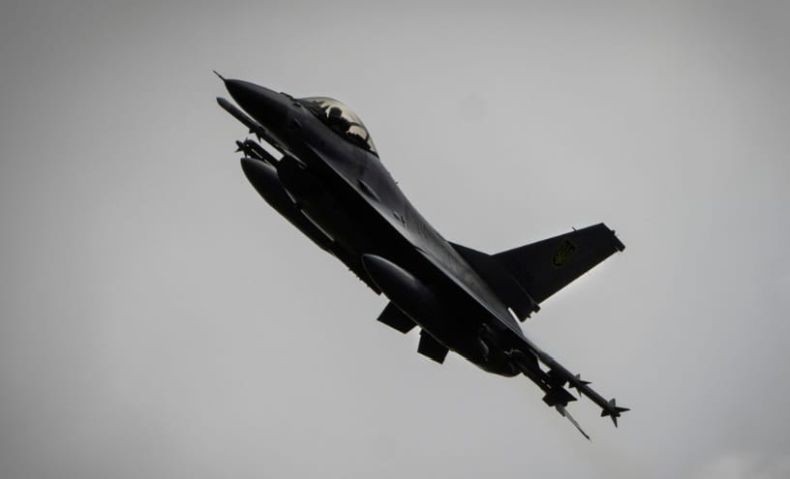 Pilot F-16 Ukraina Tewas saat Tangkis Serangan Udara Rusia