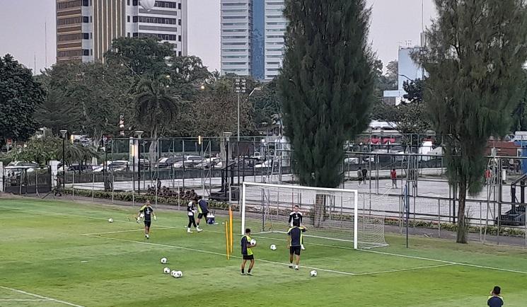 Satu Kiper Timnas Indonesia Tinggalkan Tempat Latihan Jelang Vs Arab Saudi, Ada Apa?
