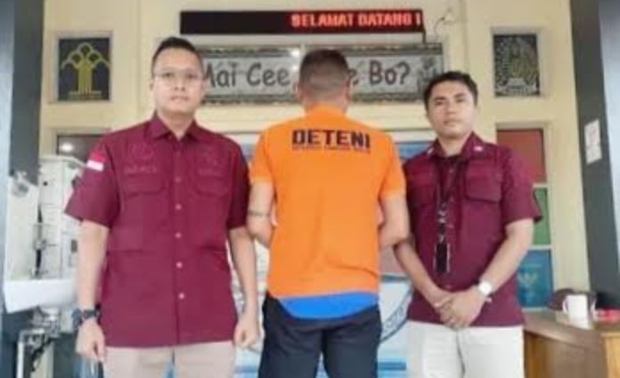 Imigrasi Labuan Bajo Deportasi 1 Turis Malaysia gegara Kerap Bikin Onar