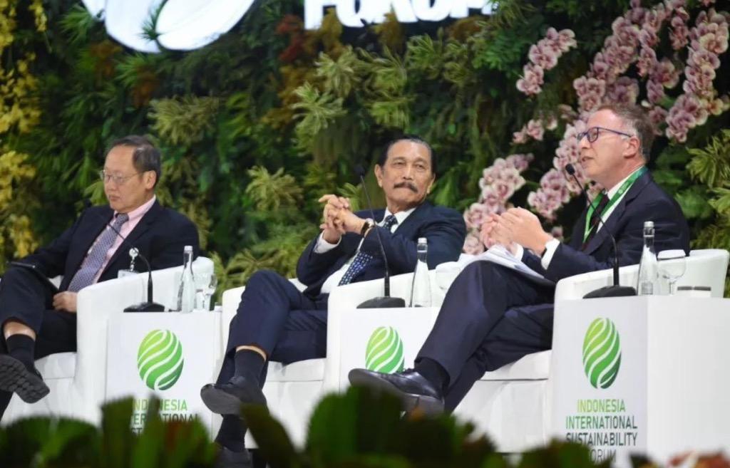 Luhut Buka-bukaan soal Rencana Pembatasan Pembelian BBM Subsidi per 1 Oktober
