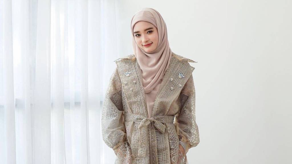 Selain karena Allah, Inara Rusli Mantap Berhijab gegara Sosok Ini