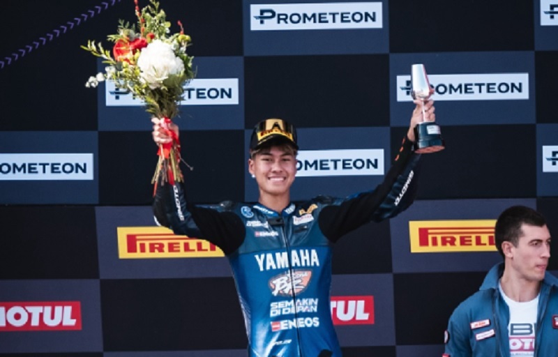 Sejarah! Pembalap Indonesia Aldi Satya Mahendra Juara Dunia Supersport 300 2024