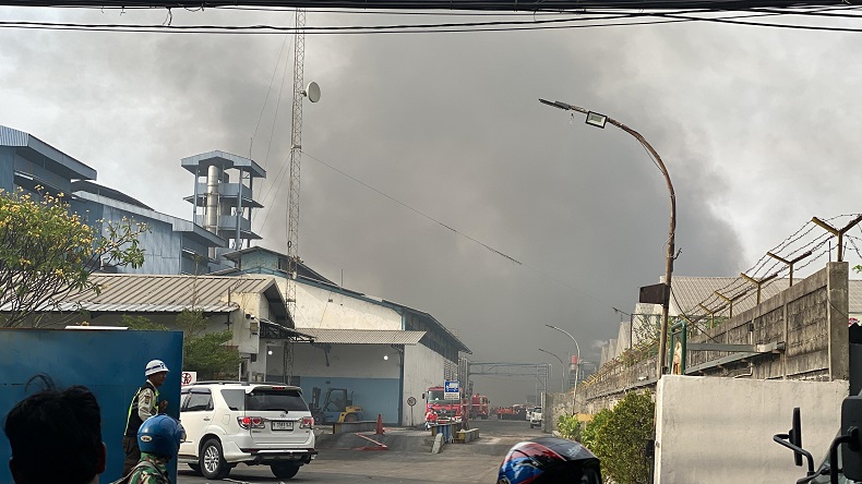 Kebakaran Pabrik di Bekasi Tewaskan 9 Orang, Api Diduga Berasal dari Ledakan Alat Produksi  