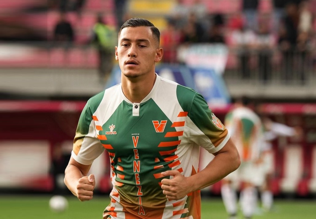 Jay Idzes Ikut Rayakan Keberhasilan Mantan Klub Tembus Liga Europa