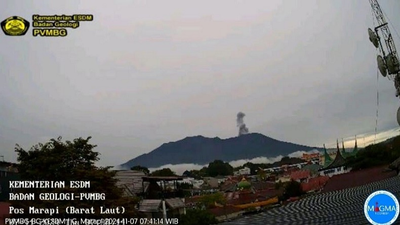 Status Gunung Marapi Level III Siaga, Terus Semburkan Abu Vulkanis