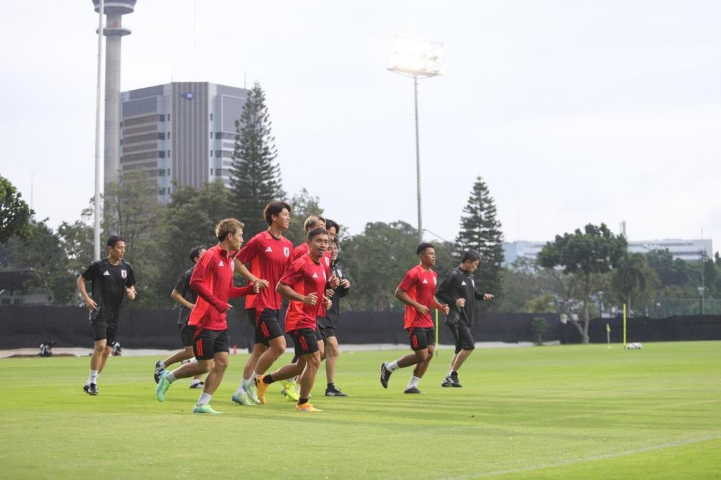 Latihan Perdana Timnas Jepang di Jakarta Ditutup Kain Hitam dan Dijaga Ketat, Ada Masalah Apa?