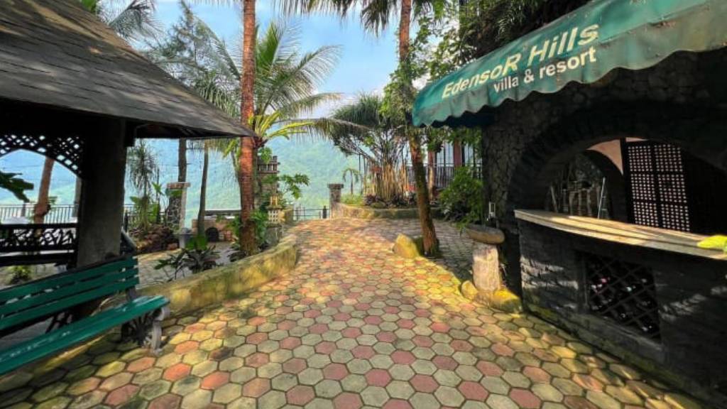 10 Tempat Staycation di Sentul dengan Pemandangan Alam yang Memukau