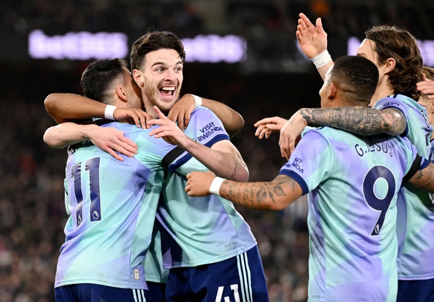 Hasil Lengkap Liga Inggris: Arsenal Bantai Crystal Palace, Man City Kalah Lagi