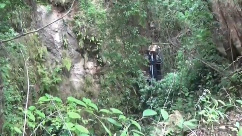 Cerita Sopir Mobil Pikap Lolos dari Maut saat Terjun ke Jurang Sedalam 60 Meter di Magetan