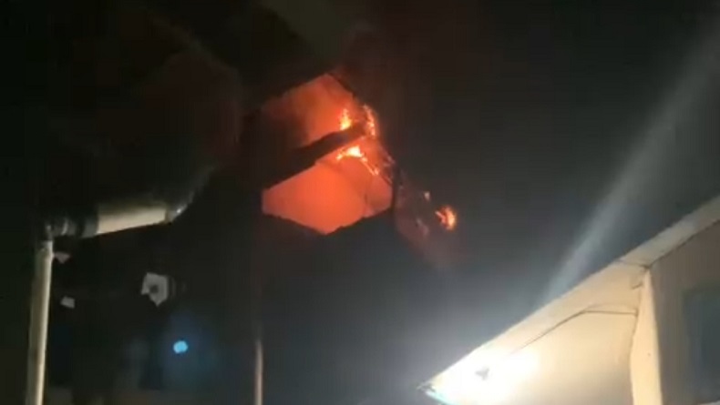 Petasan Nyasar, Atap Rumah Warga di Ciwaringin Bogor Terbakar