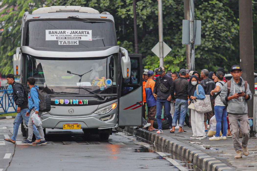 Prabowo Instruksikan Efisiensi Anggaran, Bagaimana Nasib Mudik Gratis Lebaran?