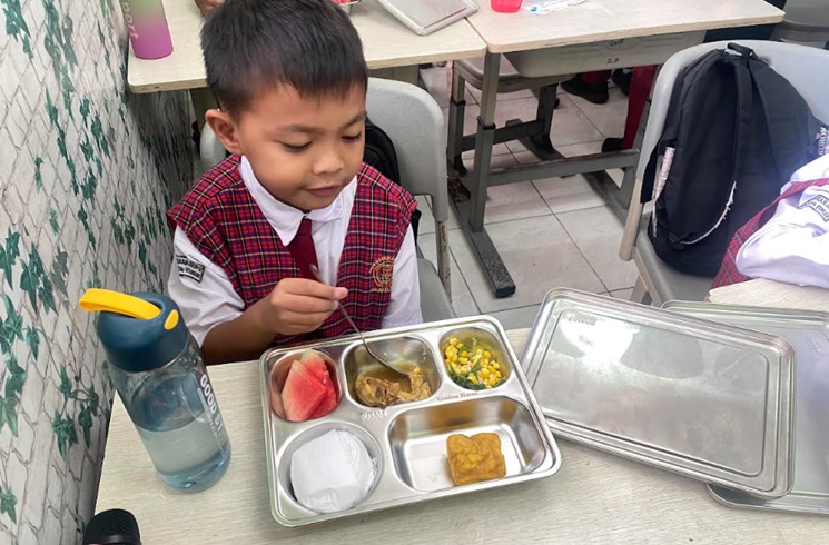 Wamensesneg Pastikan Menu Makan Bergizi Gratis Bervariasi, Tak Sama Tiap Hari