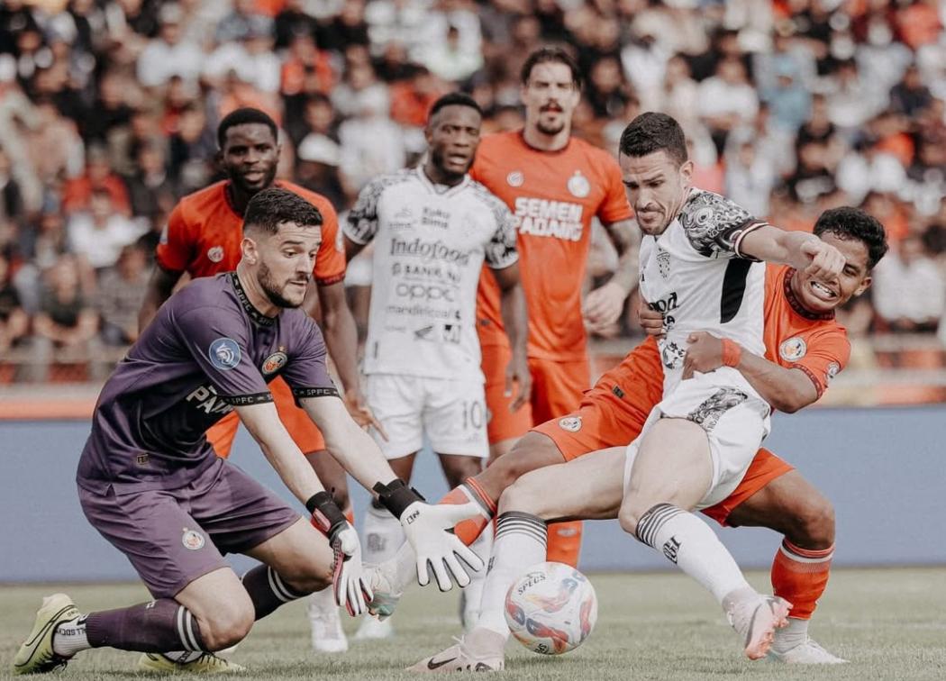 Hasil Liga 1: Petaka Kartu Merah, Semen Padang Dibantai Bali United di Kandang Sendiri