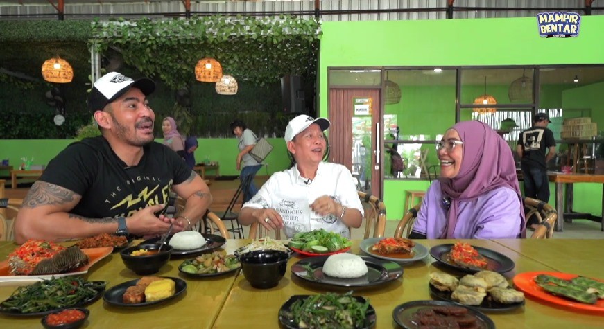 Gurame Pecak ala Ayah Ojak yang Bikin Robby Purba Ketagihan