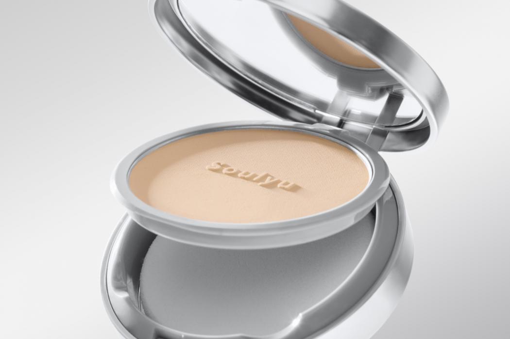 Liquid atau Powder Foundation? Yuk, Kenali Perbedaannya!