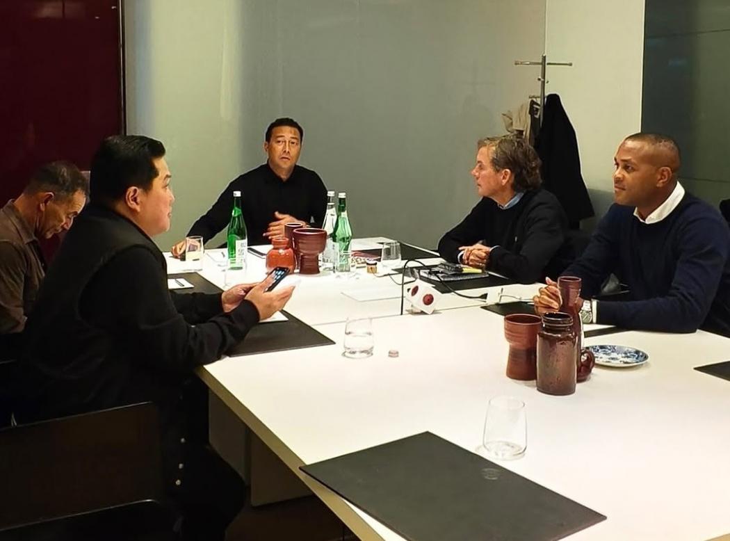 Erick Thohir Rapat dengan Patrick Kluivert dan Tim Kepelatihannya, Apa yang Dibahas?