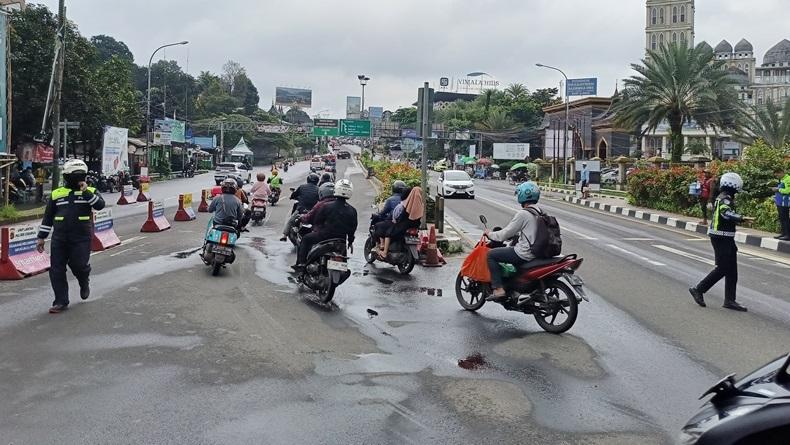 One Way Disetop, Lalu Lintas Puncak Bogor Normal 2 Arah Sore Ini