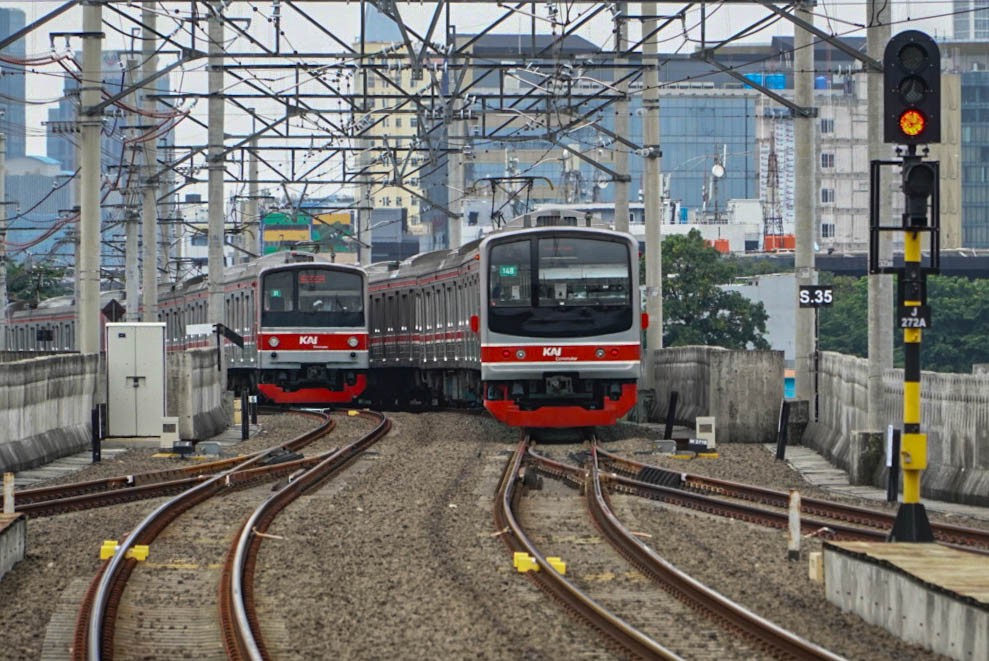 Perjalanan KRL Tanah Abang-Rangkasbitung Tersendat, Ada Gangguan Operasional di Jalur Palmerah
