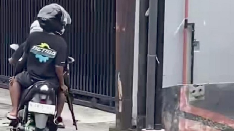 3 Remaja Bermotor di Malang Viral Tenteng Senpi Laras Panjang Disanksi Wajib Lapor