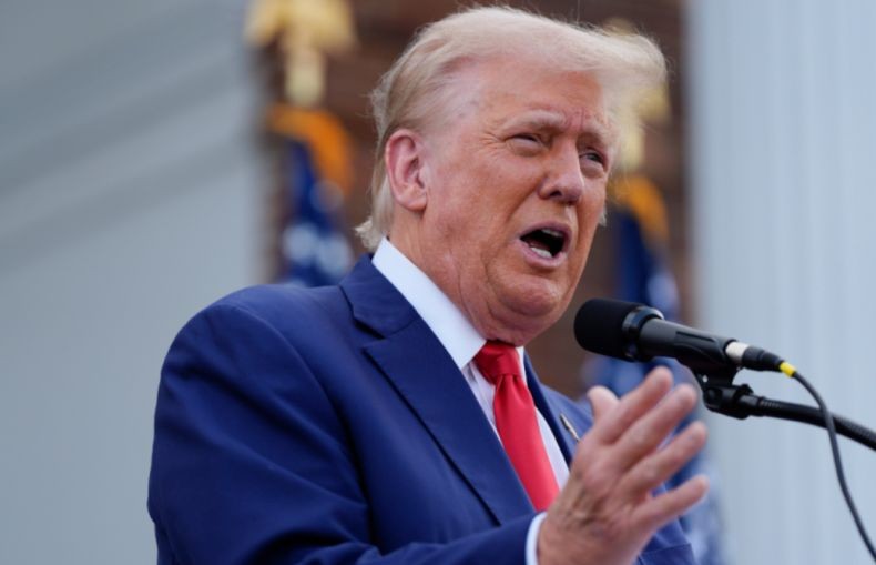 Ini Alasan Trump Larang Masuk Warga dari 12 Negara ke AS