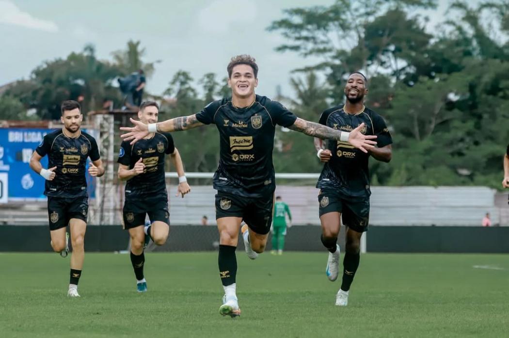 Semen Padang Vs PSIS, Saling Sikut Demi Keluar Zona Merah