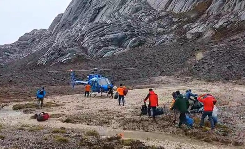 Tim SAR Evakuasi Jenazah Elsa Laksono dari Puncak Carstensz, Dibawa ke RSUD Timika