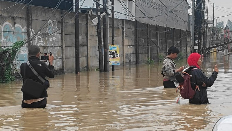 Banjir di Bekasi, Ketinggian Air Capai 3 Meter di Sejumlah Wilayah