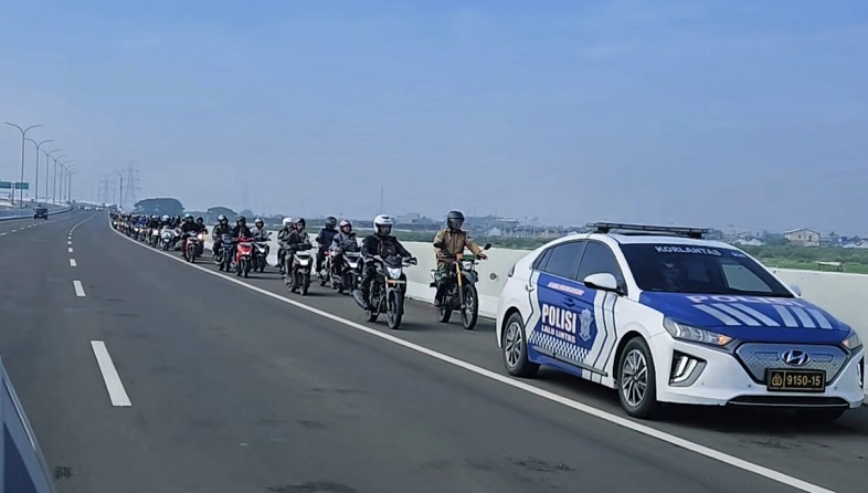 Bekasi Banjir, Ratusan Pemotor Diizinkan Lewat Tol Gabus Dikawal PJR