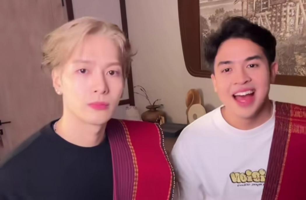 Heboh Jackson Wang Joget Pakai Kain Ulos bareng Jerome Polin, Netizen: Marganya Apa Bang?