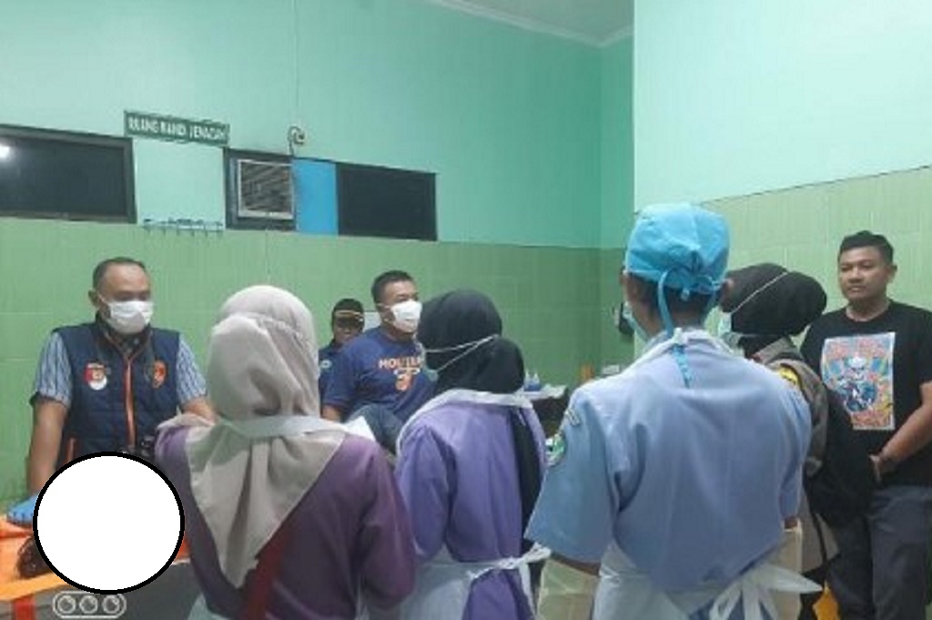 Karanganyar Geger, Pria Tewas di Kamar Mandi Masjid dengan Pisau Menancap di Dada