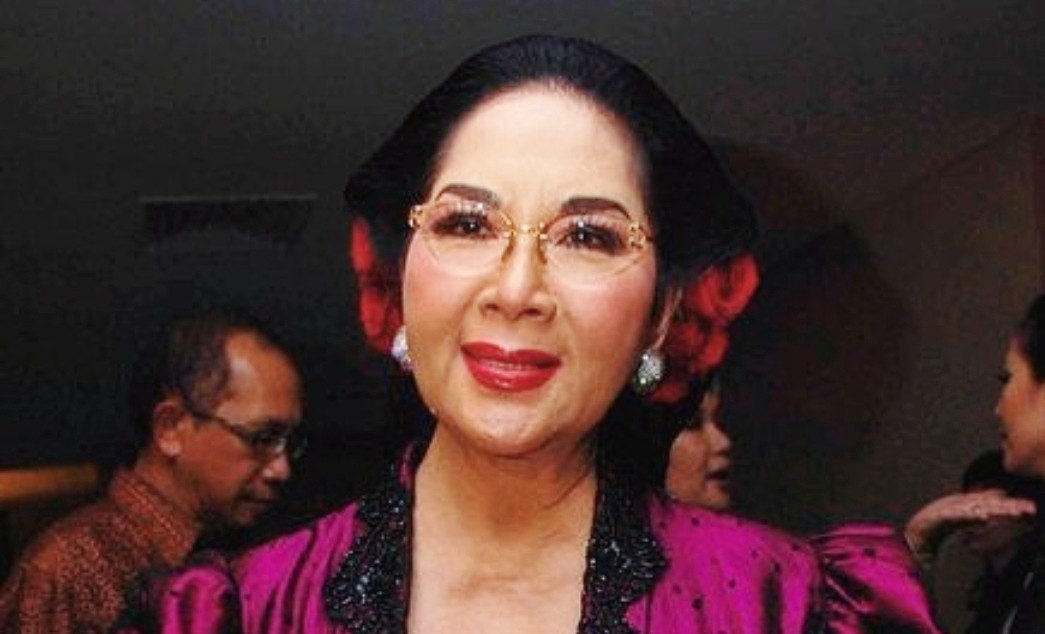Titiek Puspa Dilarikan ke Rumah Sakit akibat Pecah Pembuluh Darah, Begini Kondisinya