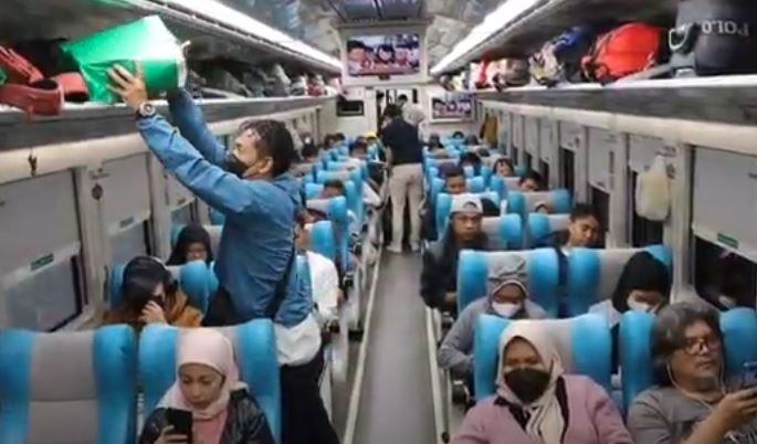 Rel Longsor di Tasikmalaya, Perjalanan Kereta Api dari Bandung Dialihkan ke Jalur Utara